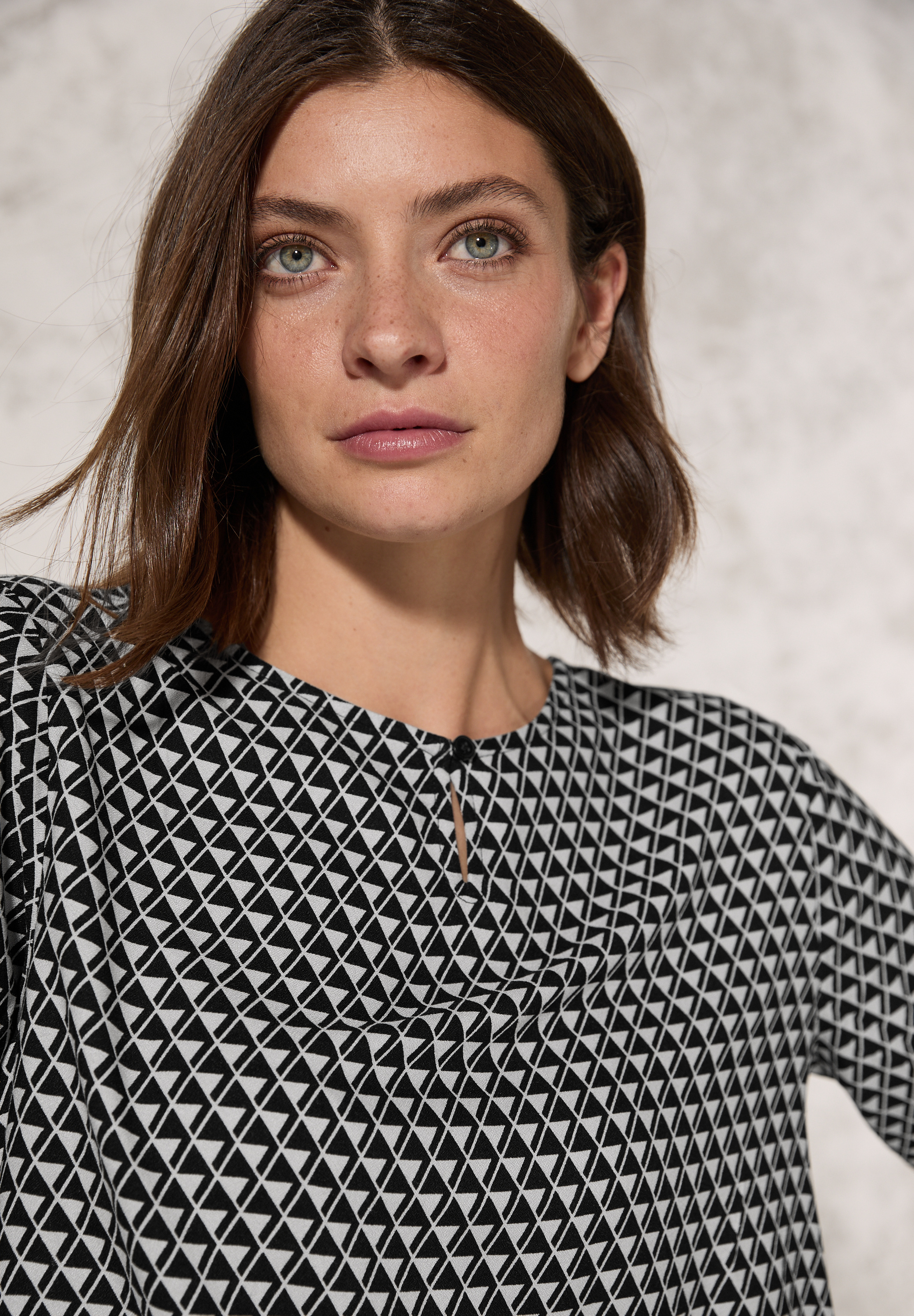 Bluse mit Minimal Print