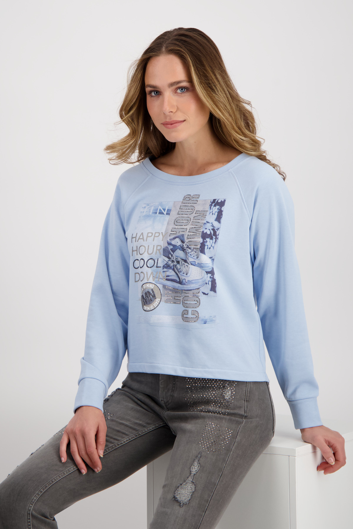 Sweatshirt