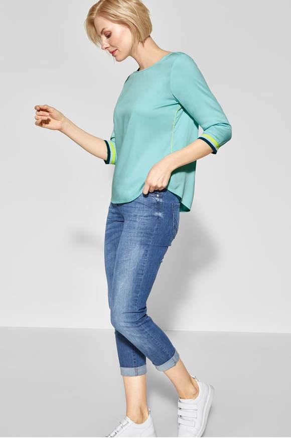 Sportive Uni Bluse