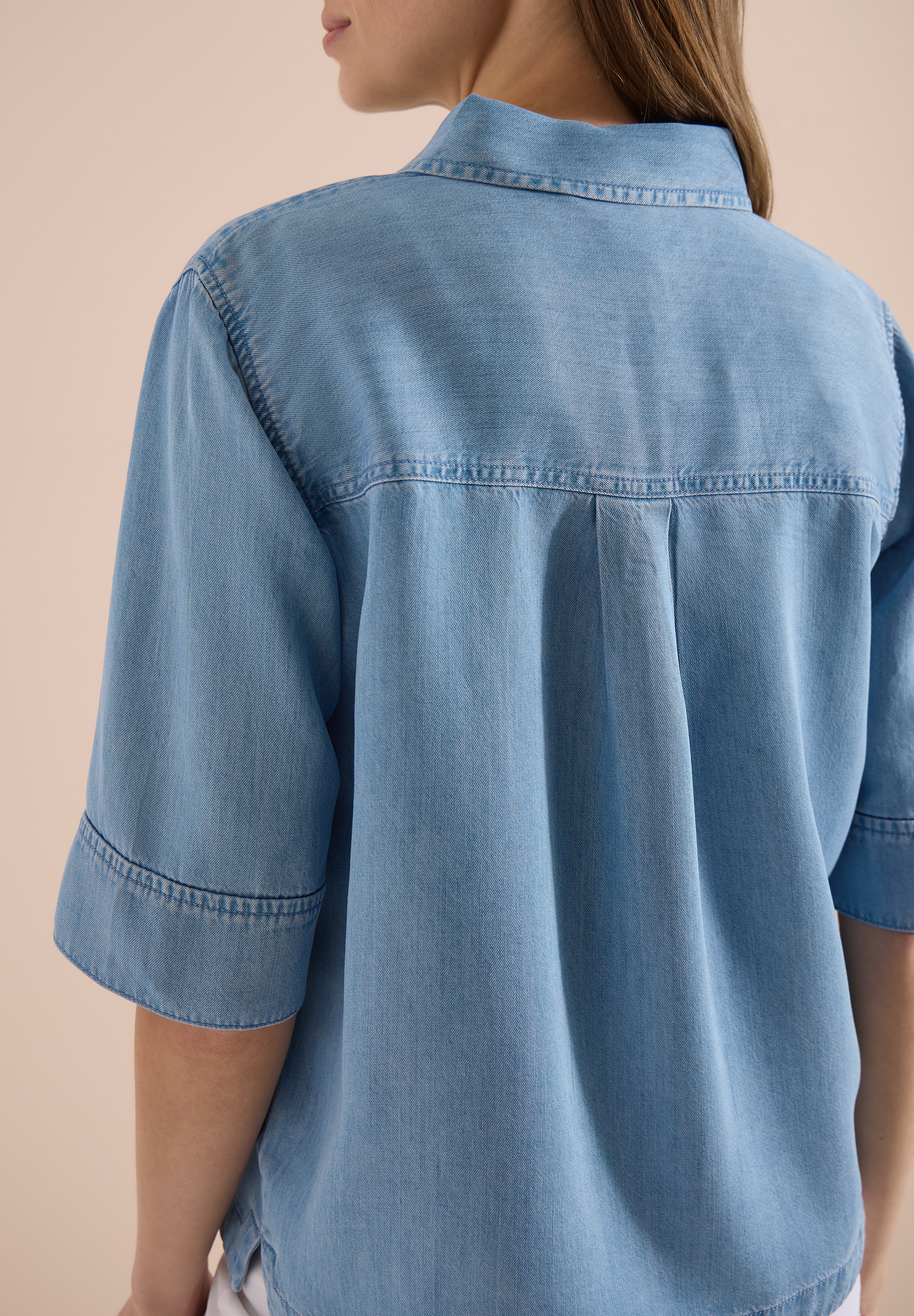Kurzarm Hemdbluse im Denim-Look