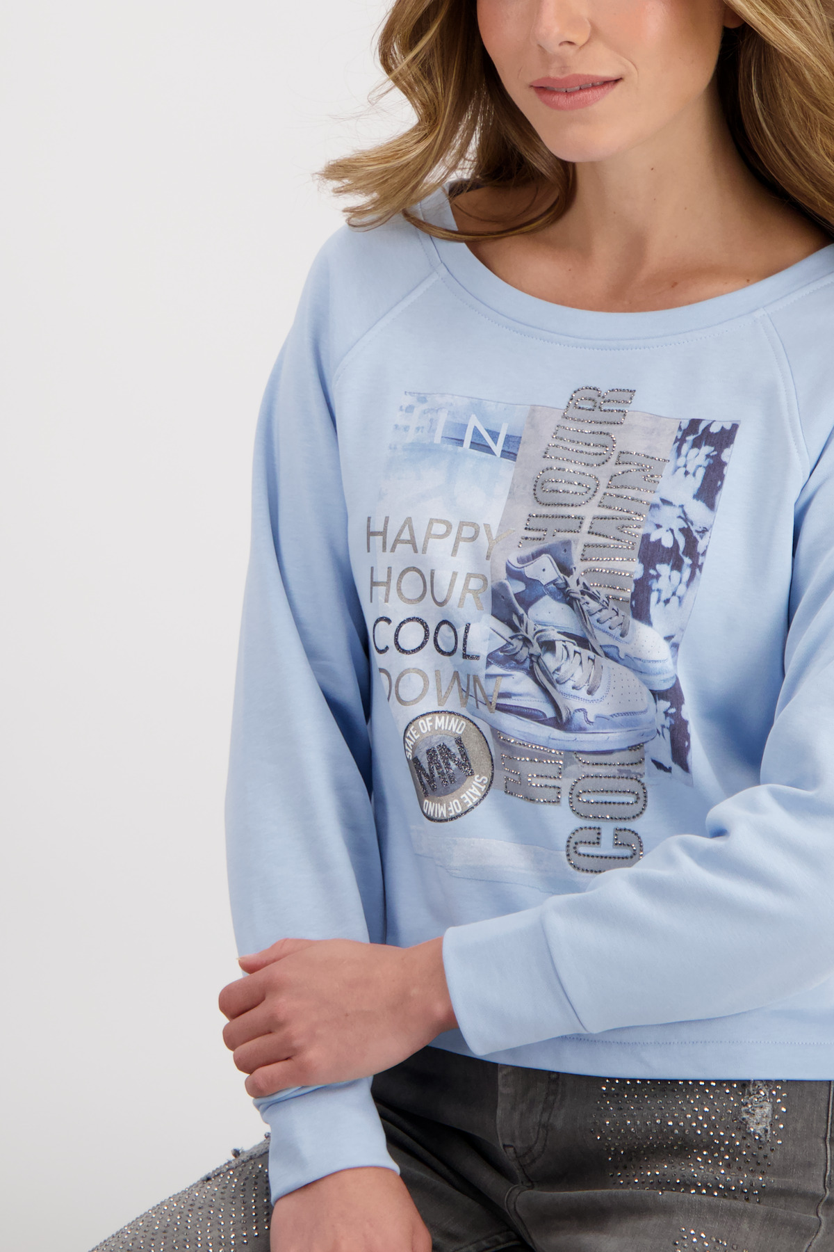 Sweatshirt