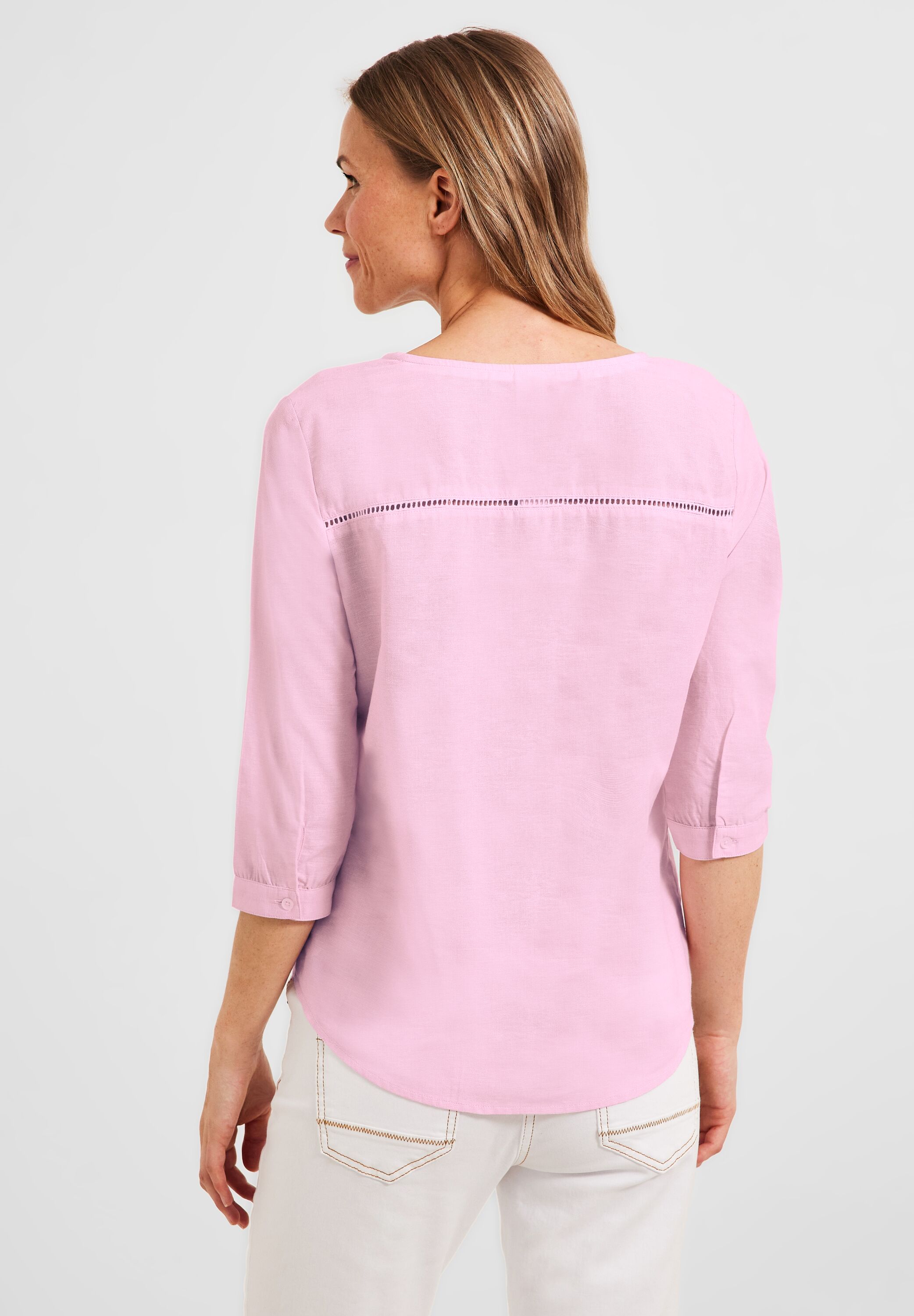 Chambrée V-Neck Bluse