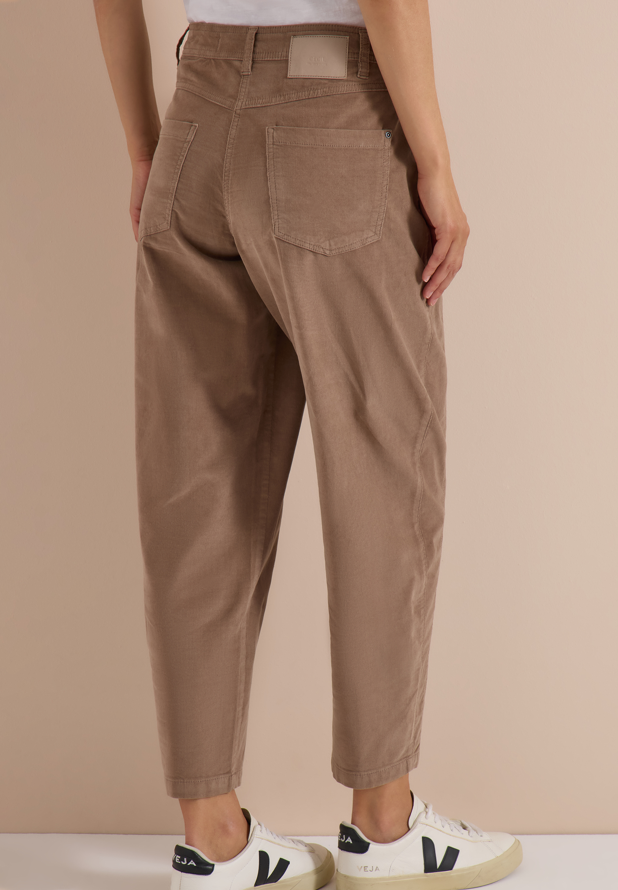 Mid Waist Barrel Leg Hose im Casual Fit