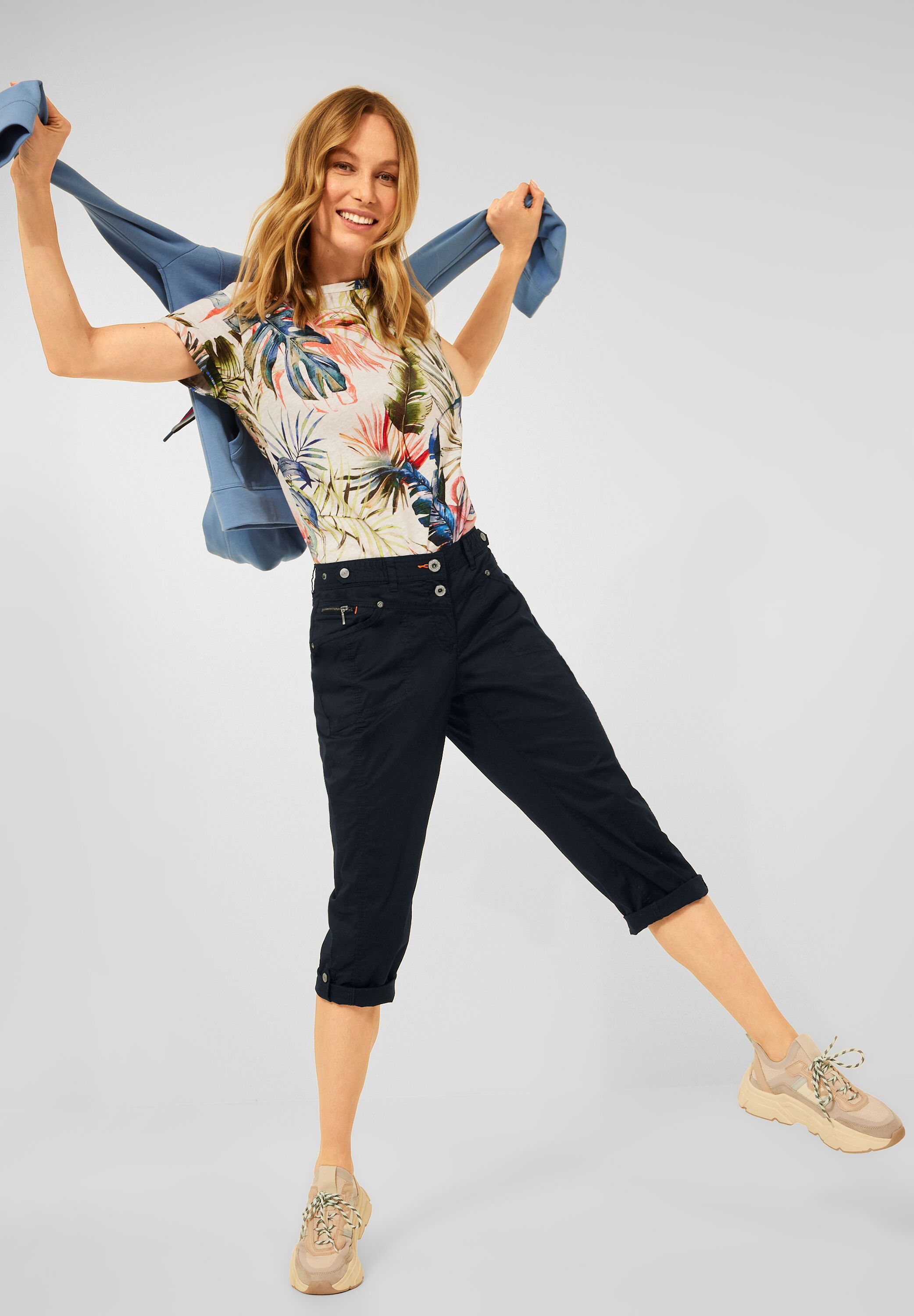 Casual Fit Hose in 3/4