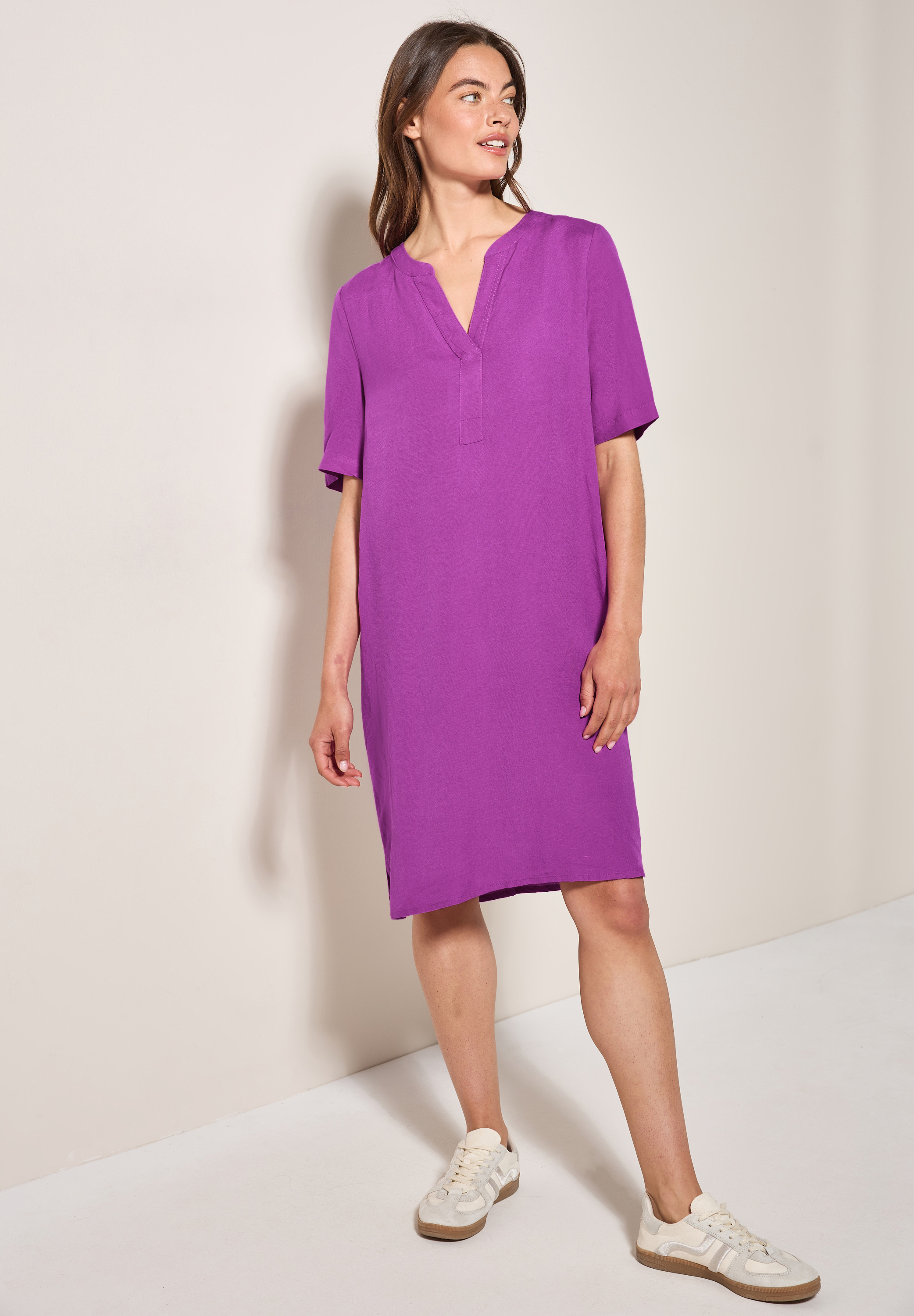 Split Neck Kleid