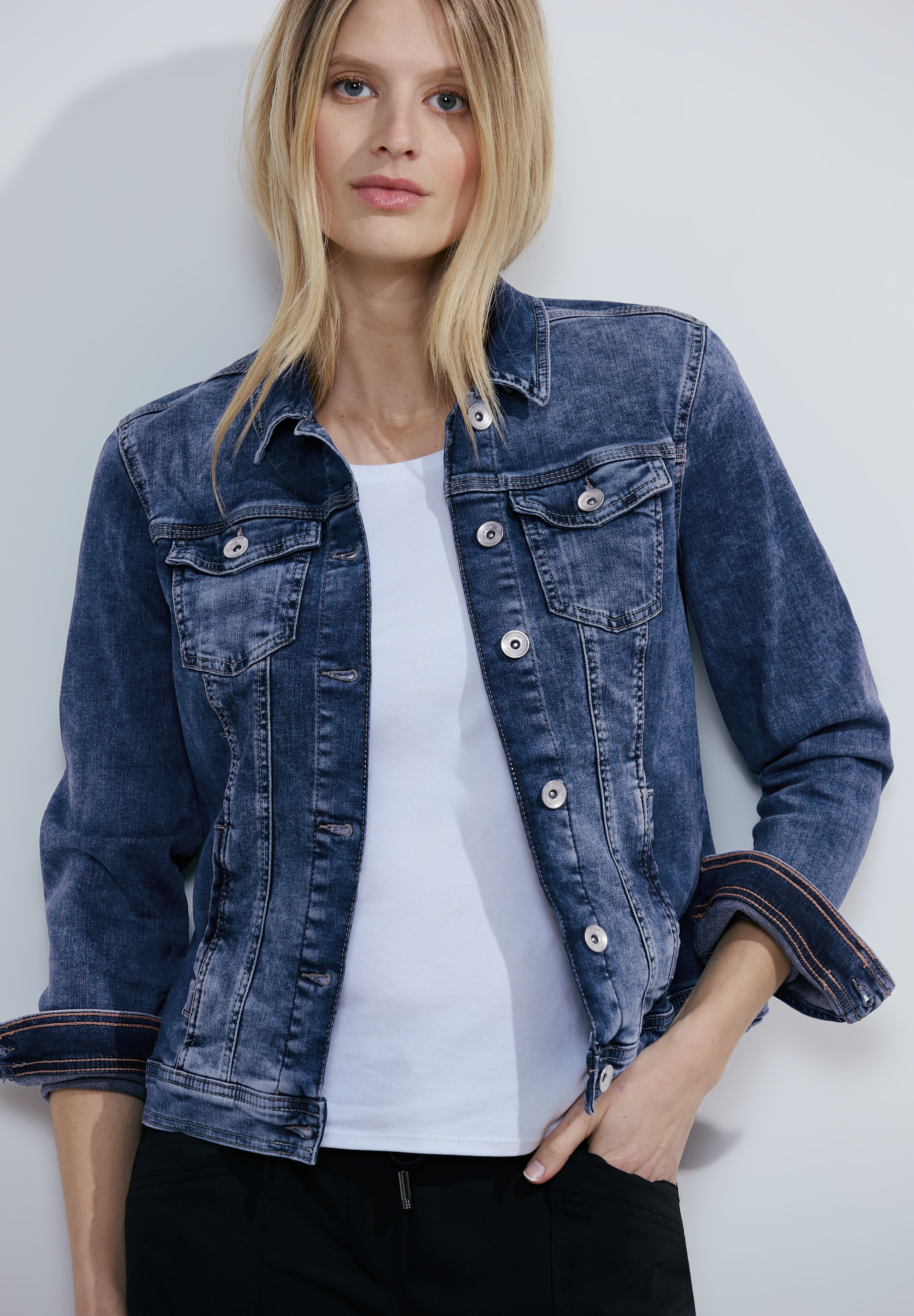 Blaue Jeansjacke