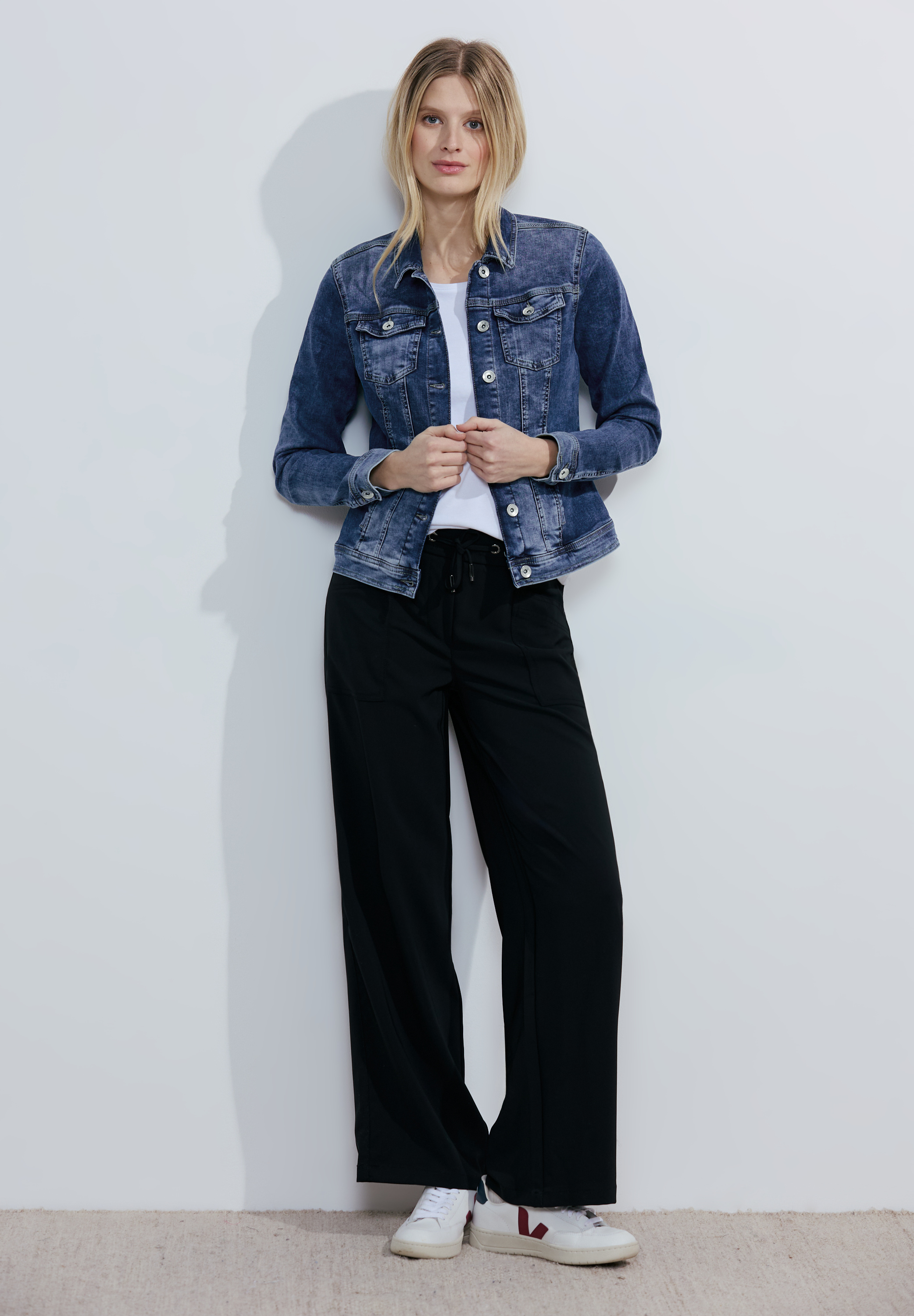 Blaue Jeansjacke