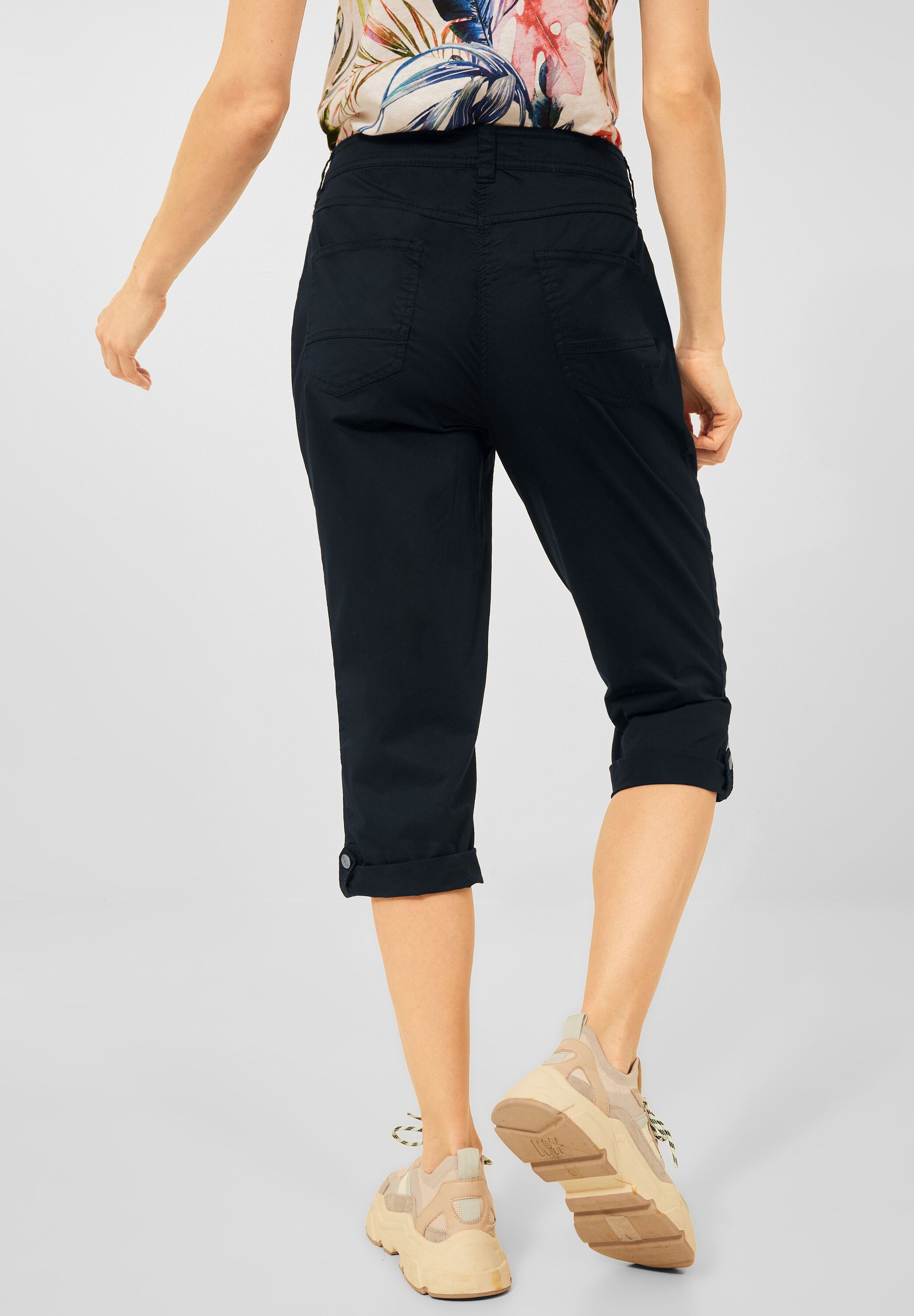 Casual Fit Hose in 3/4
