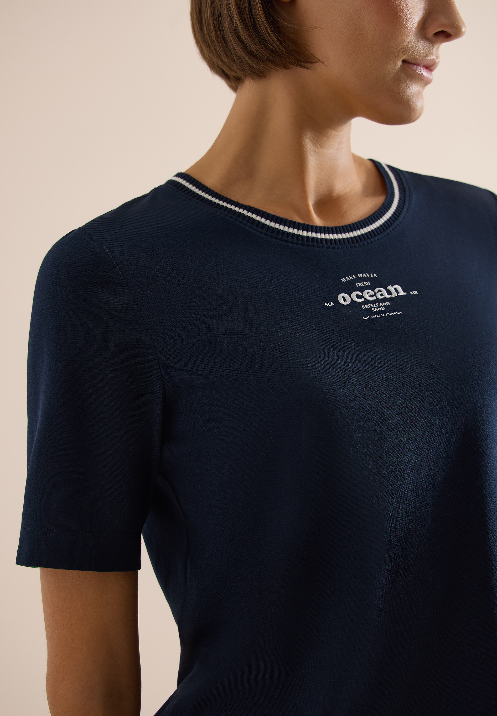 T-Shirt mit Rippdetails
