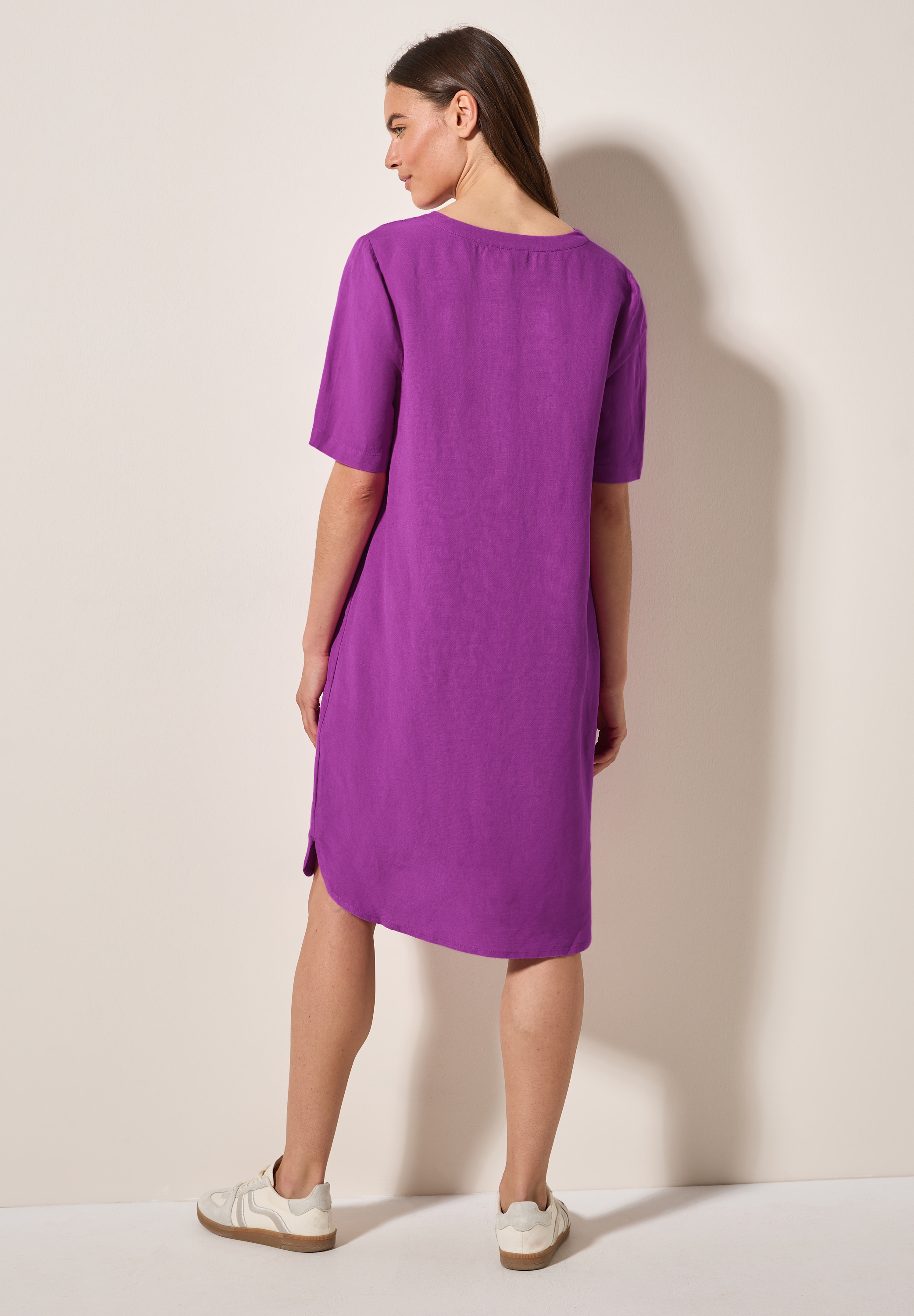 Split Neck Kleid