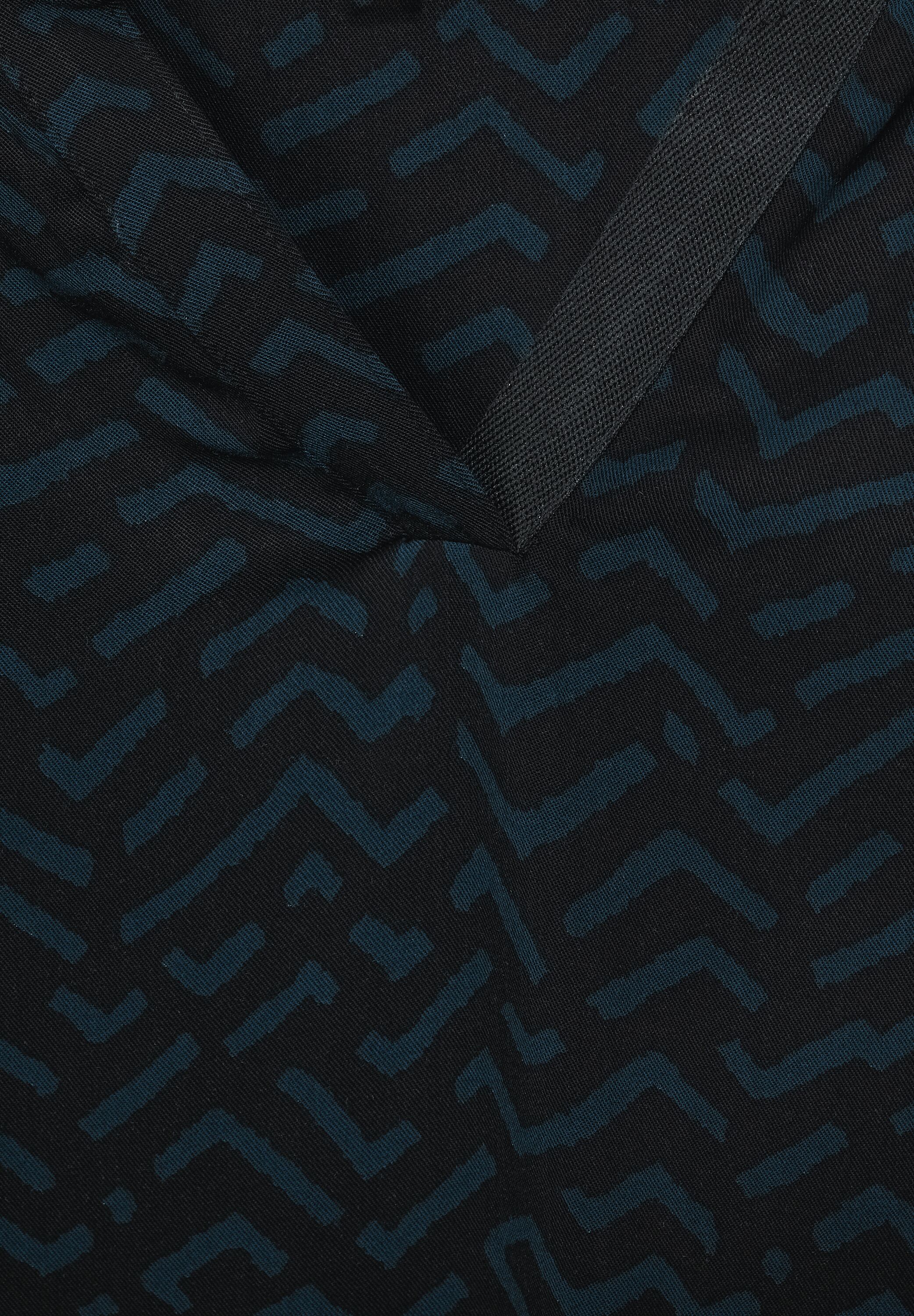 Longshirt im Materialmix