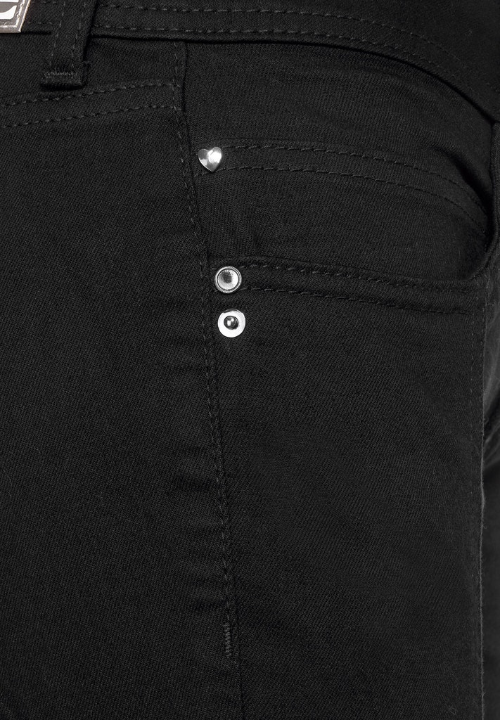 Casual Fit Denim in black