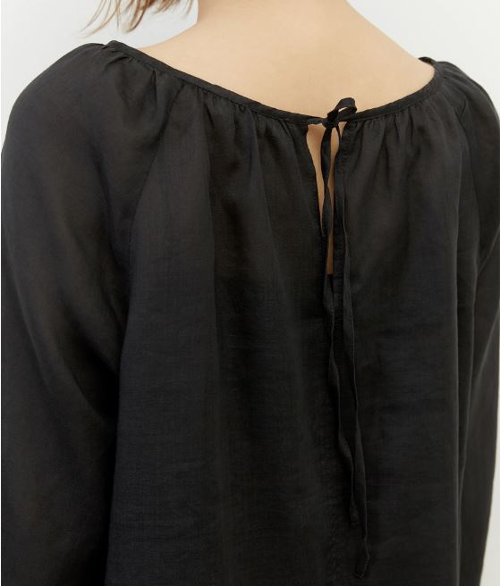 Dress, feminine gathering, round ne