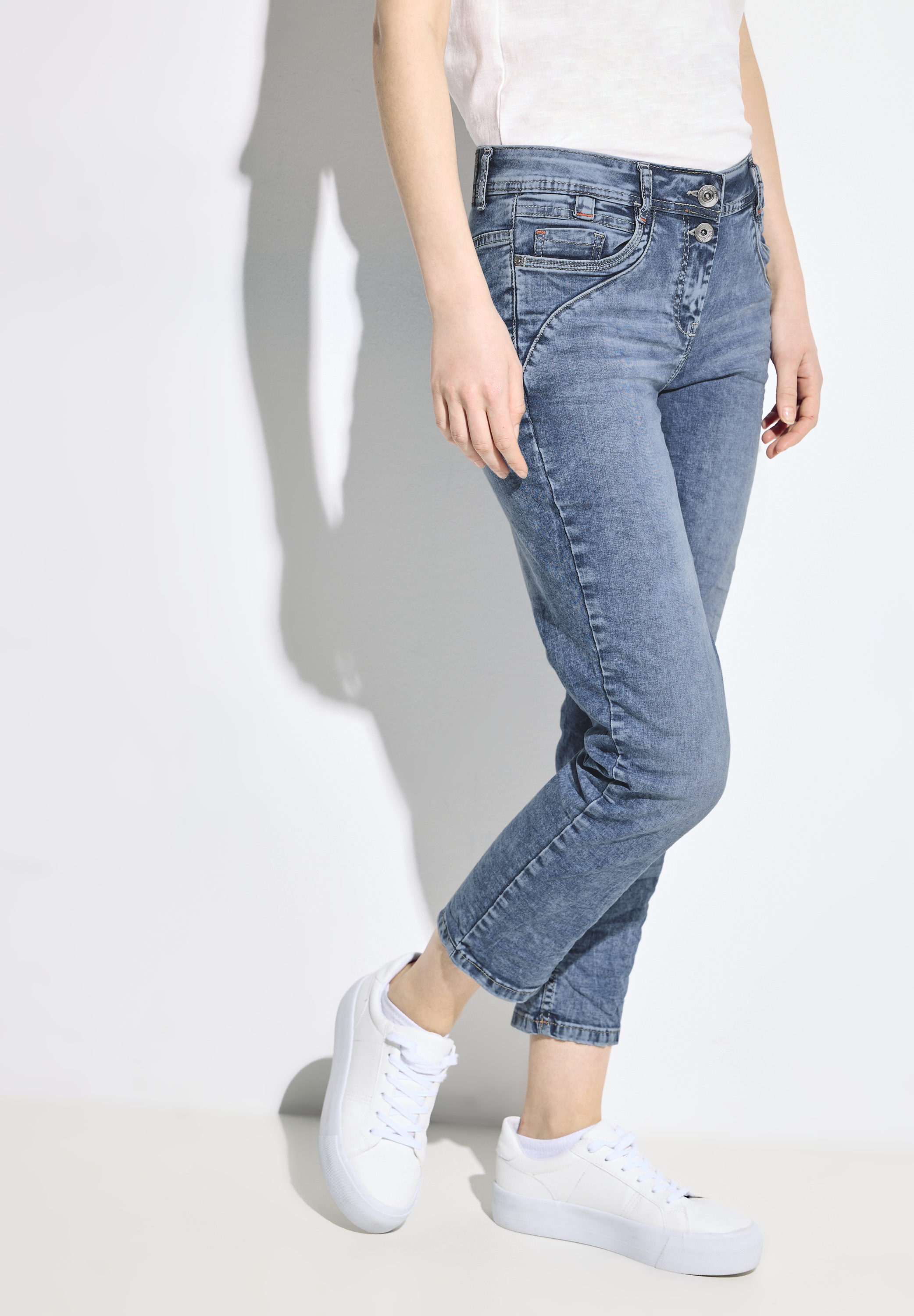 7/8 Casual Fit Jeans
