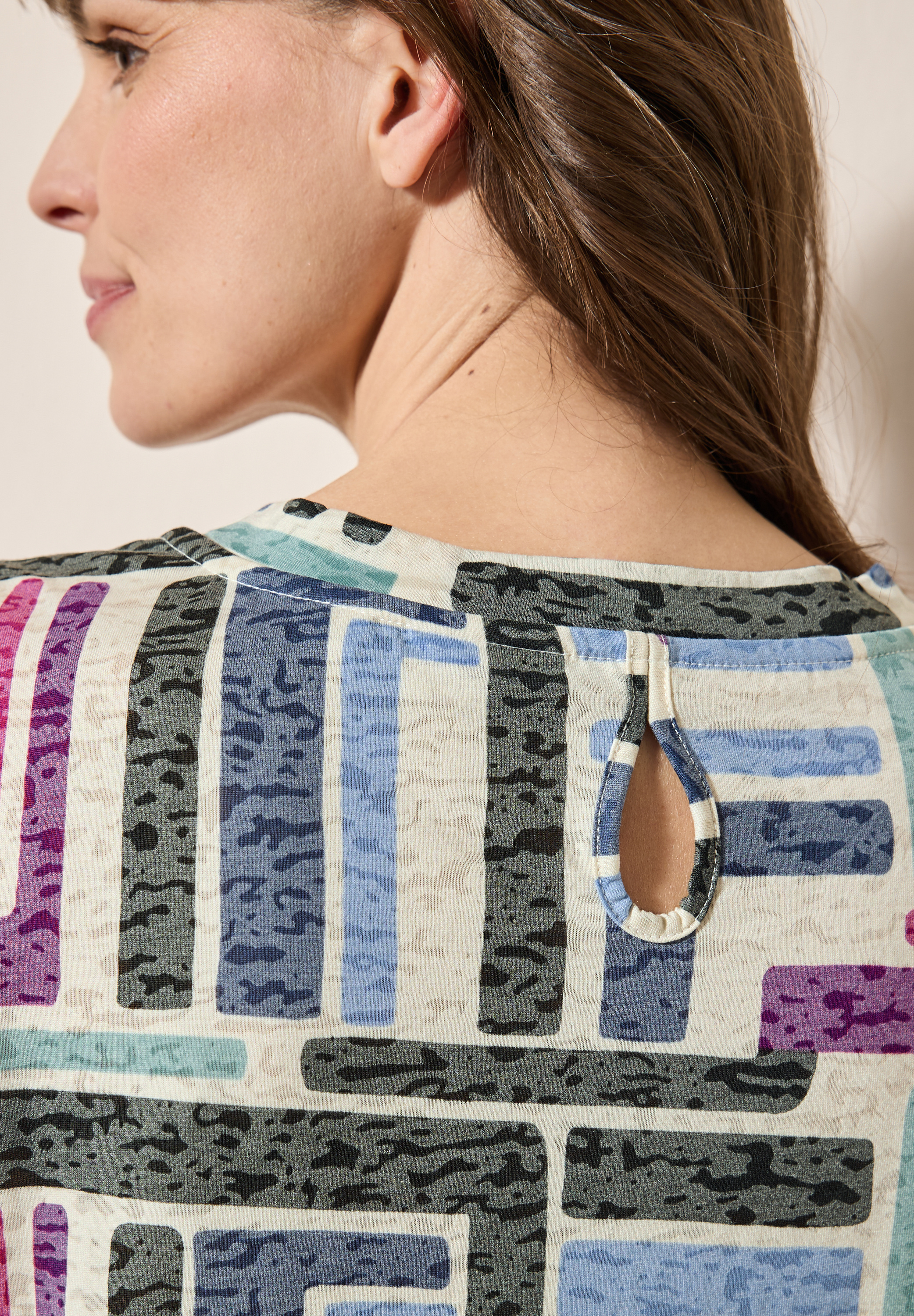 Gemustertes Ausbrenner-Shirt