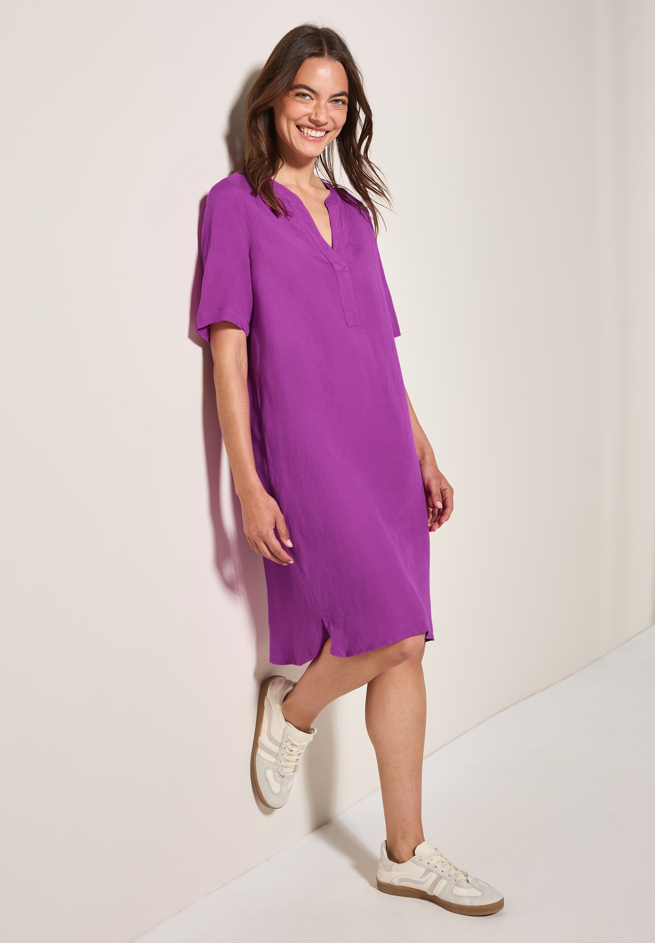 Split Neck Kleid
