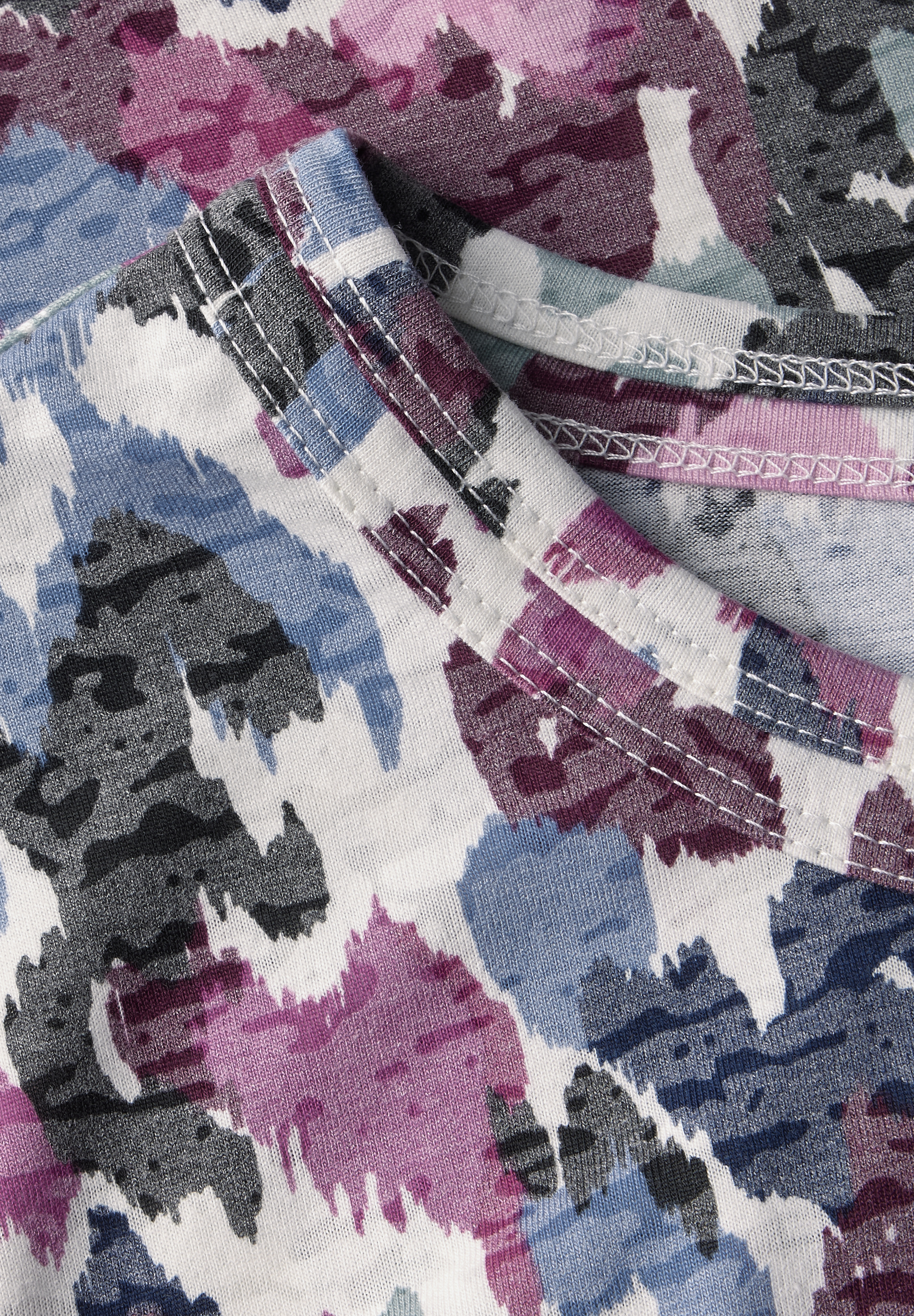 Shirt mit Burn-Out-Muster