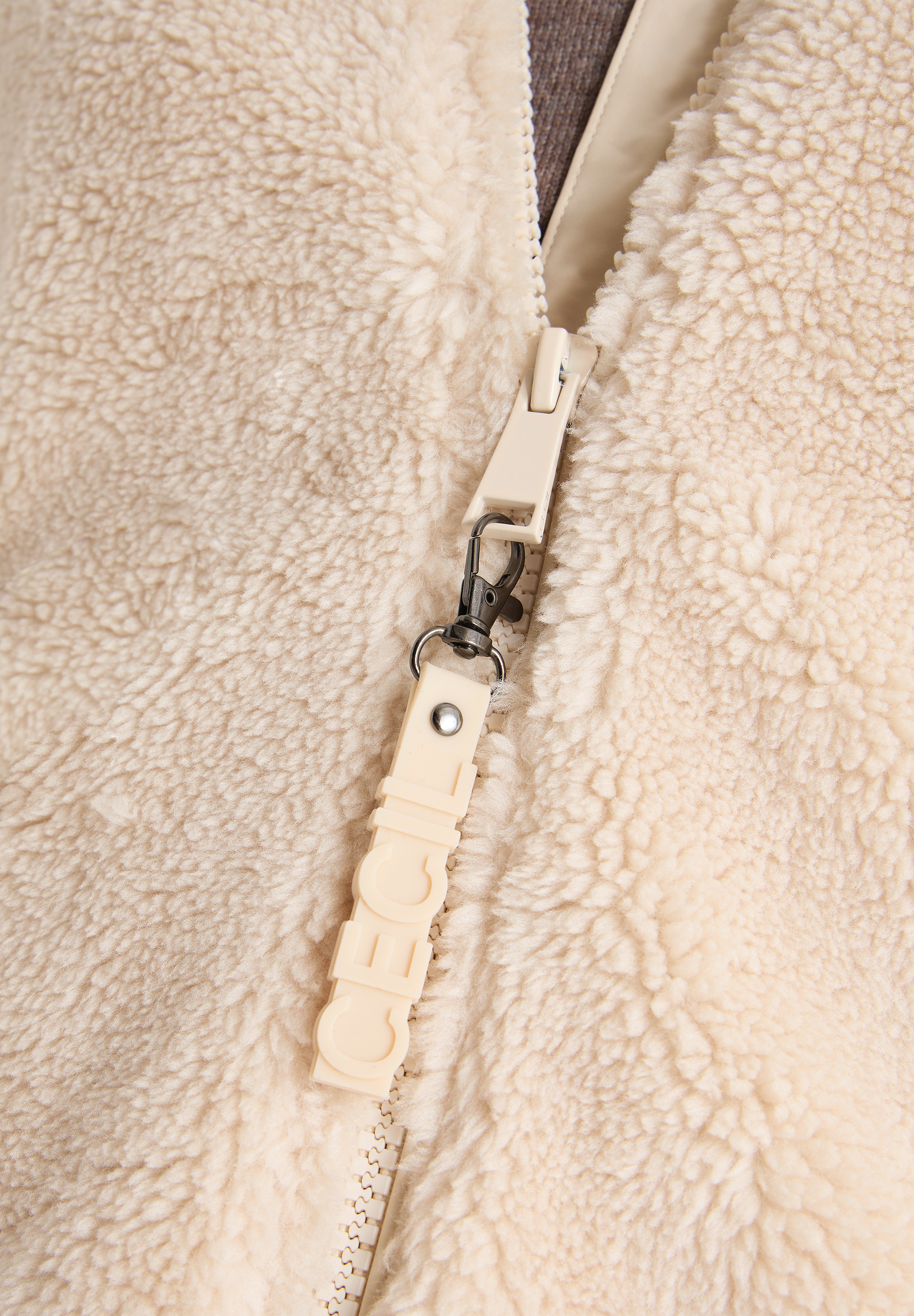 Kuscheliger Teddy-Mantel