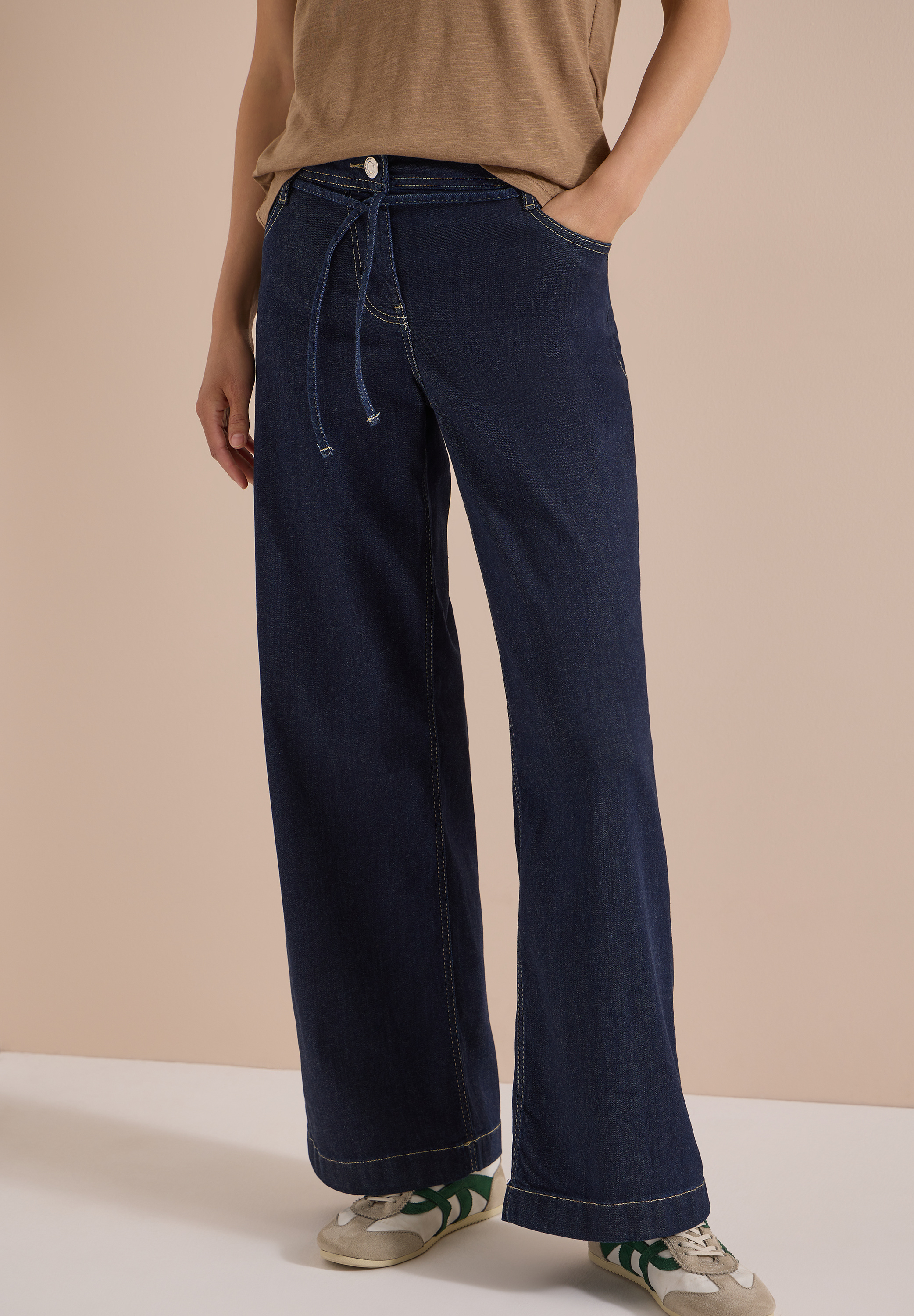 High Waist Wide Leg Jeans im Loose Fit